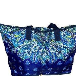 Lilly Pulitzer Getaway Packable Tote Bright Navy Showdown Engineered Print
